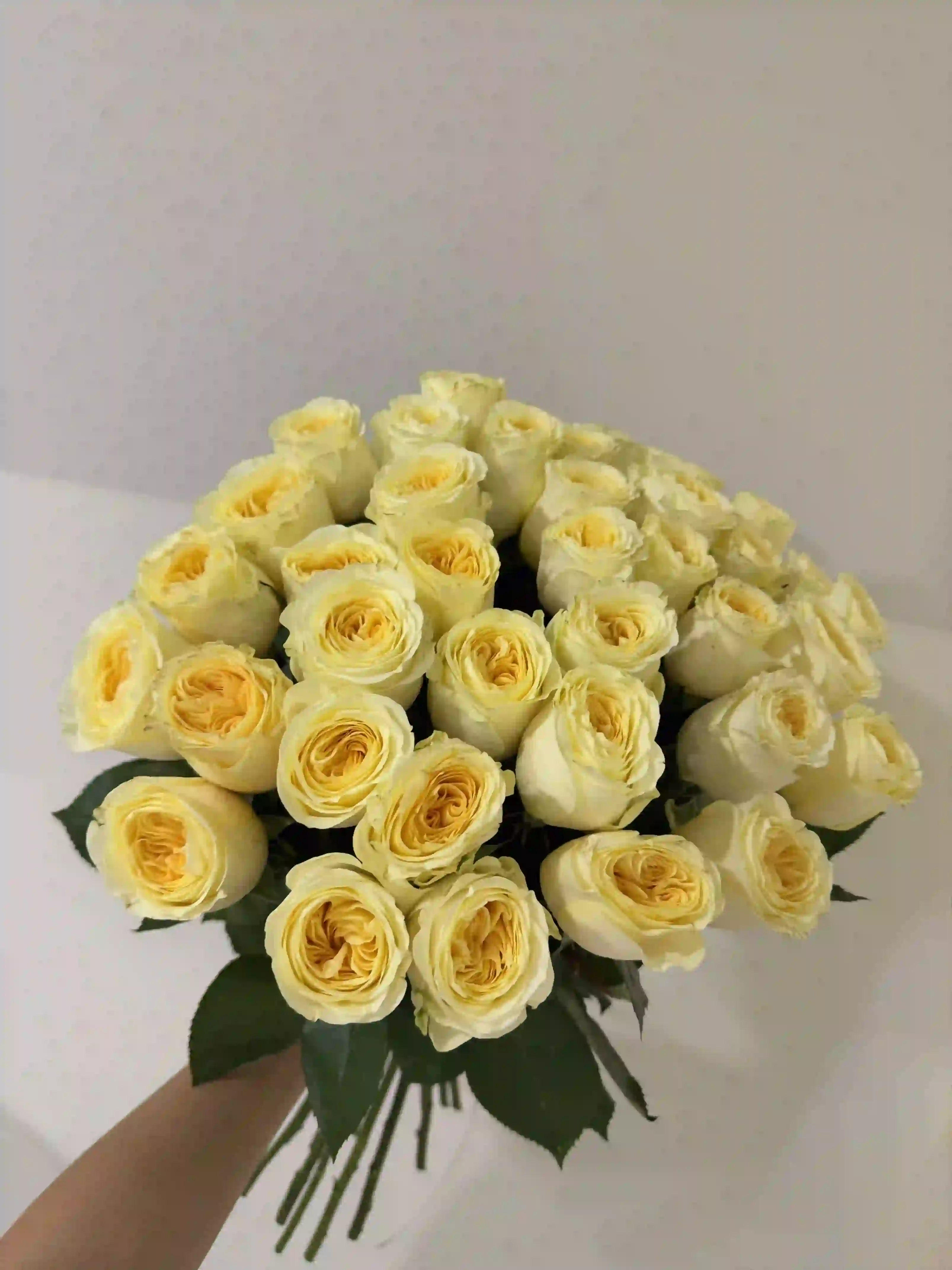 Яркий букет из 39 желтых роз