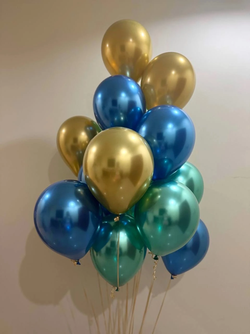 Композиция из 18 гелиевых шаров