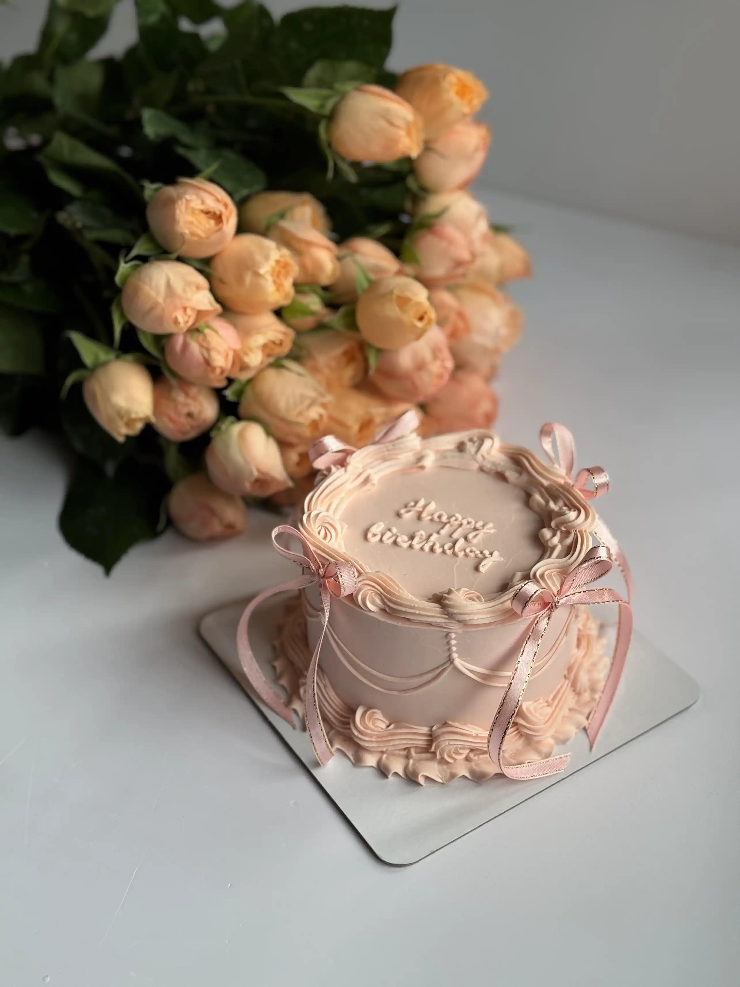 Бенто торт Ламбет «Happy Birthday» с бантиками